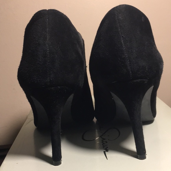 Heels - Picture 2 of 6